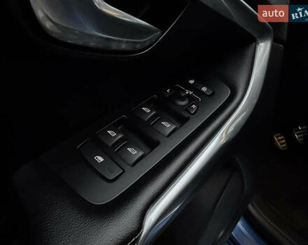 Синий Вольво В40, объемом двигателя 1.97 л и пробегом 194 тыс. км за 13799 $, фото 37 на Automoto.ua