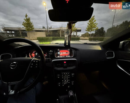 Синий Вольво В40, объемом двигателя 1.97 л и пробегом 194 тыс. км за 13799 $, фото 81 на Automoto.ua