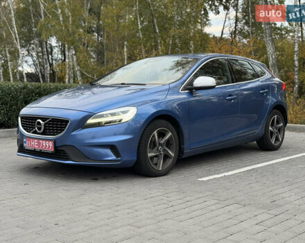 Синий Вольво В40, объемом двигателя 1.97 л и пробегом 194 тыс. км за 13799 $, фото 2 на Automoto.ua