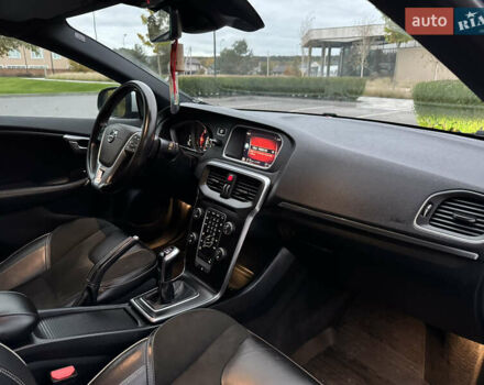 Синий Вольво В40, объемом двигателя 1.97 л и пробегом 194 тыс. км за 13799 $, фото 47 на Automoto.ua