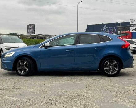 Синій Вольво V40, об'ємом двигуна 2 л та пробігом 283 тис. км за 8500 $, фото 3 на Automoto.ua