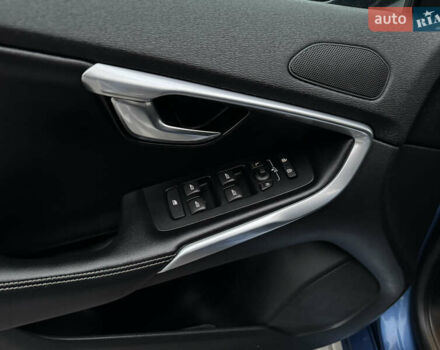 Синий Вольво В40, объемом двигателя 1.97 л и пробегом 194 тыс. км за 13799 $, фото 32 на Automoto.ua