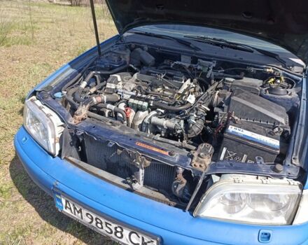 Синий Вольво В40, объемом двигателя 1.9 л и пробегом 303 тыс. км за 1900 $, фото 12 на Automoto.ua