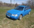 Синий Вольво В40, объемом двигателя 1.9 л и пробегом 303 тыс. км за 2450 $, фото 1 на Automoto.ua