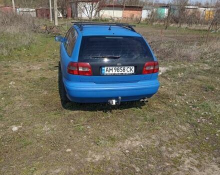 Синий Вольво В40, объемом двигателя 1.9 л и пробегом 303 тыс. км за 1900 $, фото 3 на Automoto.ua
