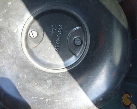 Синий Вольво В40, объемом двигателя 1.9 л и пробегом 303 тыс. км за 1900 $, фото 13 на Automoto.ua