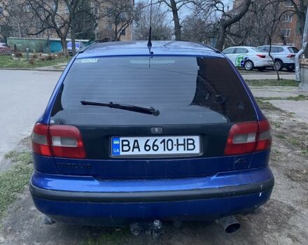 Синий Вольво В40, объемом двигателя 1.8 л и пробегом 348 тыс. км за 2899 $, фото 3 на Automoto.ua