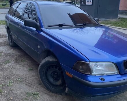 Синий Вольво В40, объемом двигателя 1.8 л и пробегом 348 тыс. км за 2899 $, фото 2 на Automoto.ua