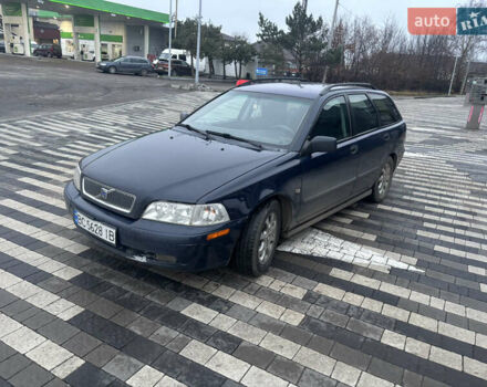 Синий Вольво В40, объемом двигателя 1.83 л и пробегом 415 тыс. км за 3100 $, фото 1 на Automoto.ua