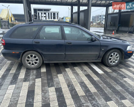 Синий Вольво В40, объемом двигателя 1.83 л и пробегом 415 тыс. км за 3100 $, фото 4 на Automoto.ua