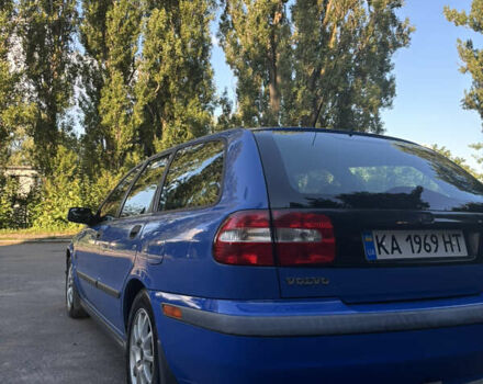 Синий Вольво В40, объемом двигателя 1.8 л и пробегом 255 тыс. км за 4500 $, фото 3 на Automoto.ua