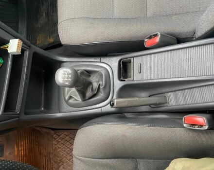 Синий Вольво В40, объемом двигателя 1.9 л и пробегом 380 тыс. км за 1450 $, фото 9 на Automoto.ua