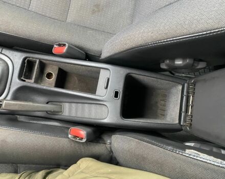 Синий Вольво В40, объемом двигателя 1.9 л и пробегом 380 тыс. км за 1450 $, фото 10 на Automoto.ua