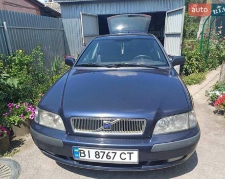 Синий Вольво В40, объемом двигателя 1.9 л и пробегом 254 тыс. км за 2800 $, фото 1 на Automoto.ua