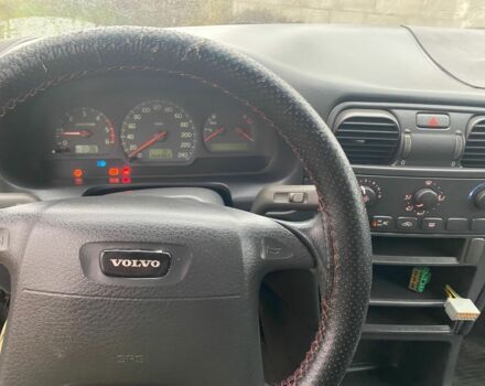 Синий Вольво В40, объемом двигателя 1.9 л и пробегом 380 тыс. км за 1450 $, фото 8 на Automoto.ua