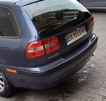 Вольво В40 2001 в Хмельницком на Automoto.ua Синий Вольво В40, объемом двигателя 1.87 л и пробегом 330 тыс. км за 3300 $, фото 6 на Automoto.ua