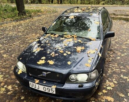 Вольво В40 2004 в Белой Церкве на Automoto.ua Синий Вольво В40, объемом двигателя 2 л и пробегом 100 тыс. км за 1600 $, фото 13 на Automoto.ua