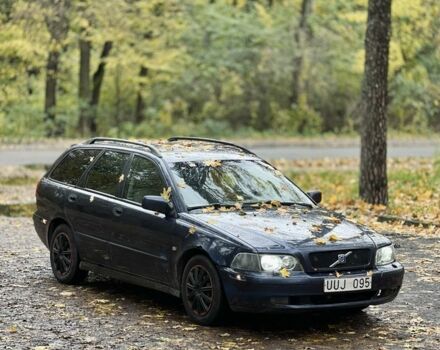 Вольво В40 2004 в Белой Церкве на Automoto.ua Синий Вольво В40, объемом двигателя 2 л и пробегом 100 тыс. км за 1600 $, фото 2 на Automoto.ua