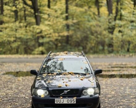 Вольво В40 2004 в Белой Церкве на Automoto.ua Синий Вольво В40, объемом двигателя 2 л и пробегом 100 тыс. км за 1600 $, фото 1 на Automoto.ua