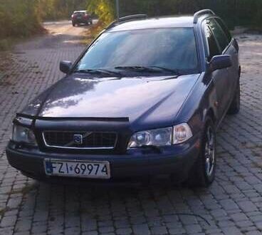 Вольво V40 1996 у Борщеве на Automoto.ua Синій Вольво V40, об'ємом двигуна 1.8 л та пробігом 370 тис. км за 1499 $, фото 1 на Automoto.ua