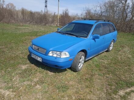 Вольво В40 1997 в Каневе на Automoto.ua Синий Вольво В40, объемом двигателя 1.9 л и пробегом 303 тыс. км за 2450 $, фото 1 на Automoto.ua