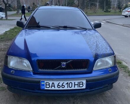 Синий Вольво В40, объемом двигателя 1.8 л и пробегом 348 тыс. км за 2899 $, фото 1 на Automoto.ua