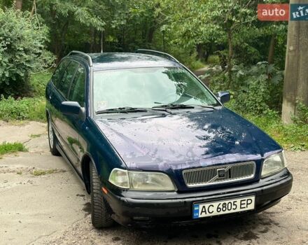 Синій Вольво V40, об'ємом двигуна 2 л та пробігом 372 тис. км за 2150 $, фото 1 на Automoto.ua