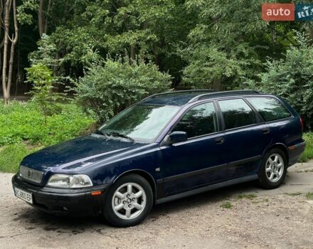 Синій Вольво V40, об'ємом двигуна 2 л та пробігом 372 тис. км за 2150 $, фото 1 на Automoto.ua