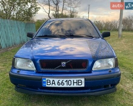 Синий Вольво В40, объемом двигателя 1.8 л и пробегом 350 тыс. км за 2850 $, фото 1 на Automoto.ua