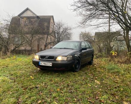 Синий Вольво В40, объемом двигателя 1.9 л и пробегом 380 тыс. км за 1450 $, фото 1 на Automoto.ua