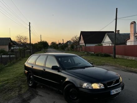 Вольво В40 2001 в Сарнах на Automoto.ua Синий Вольво В40, объемом двигателя 1.9 л и пробегом 3 тыс. км за 1930 $, фото 1 на Automoto.ua