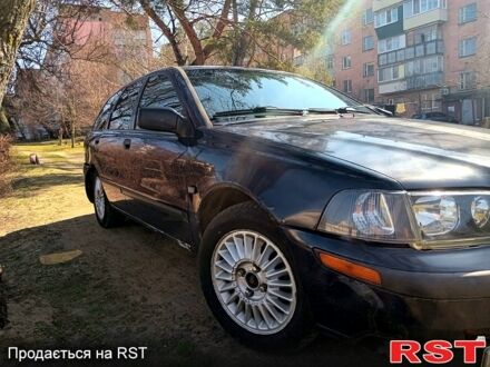 Синій Вольво V40, об'ємом двигуна 1.9 л та пробігом 336 тис. км за 1600 $, фото 1 на Automoto.ua