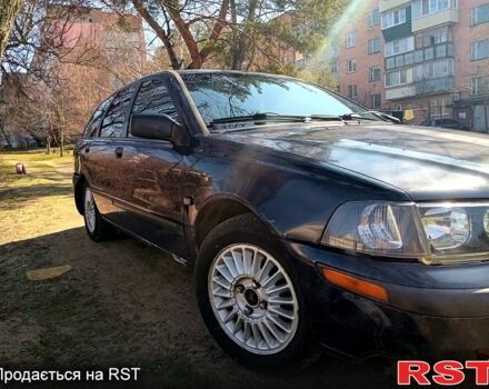 Синій Вольво V40, об'ємом двигуна 1.9 л та пробігом 336 тис. км за 1600 $, фото 1 на Automoto.ua