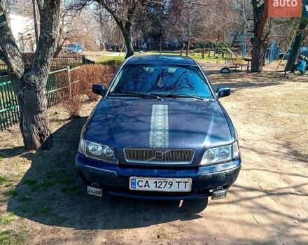 Синій Вольво V40, об'ємом двигуна 1.9 л та пробігом 336 тис. км за 1600 $, фото 1 на Automoto.ua