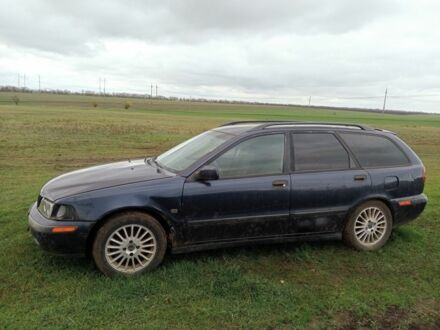 Синий Вольво В40, объемом двигателя 0 л и пробегом 300 тыс. км за 762 $, фото 1 на Automoto.ua