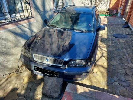 Синій Вольво V40, об'ємом двигуна 1.9 л та пробігом 250 тис. км за 1200 $, фото 1 на Automoto.ua