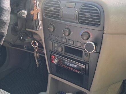 Синій Вольво V40, об'ємом двигуна 1.9 л та пробігом 350 тис. км за 1600 $, фото 1 на Automoto.ua