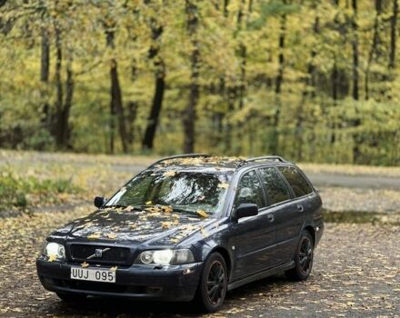 Синий Вольво В40, объемом двигателя 2 л и пробегом 100 тыс. км за 1600 $, фото 1 на Automoto.ua