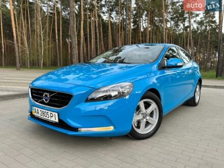 Синий Вольво В40, объемом двигателя 1.56 л и пробегом 45 тыс. км за 13800 $, фото 1 на Automoto.ua