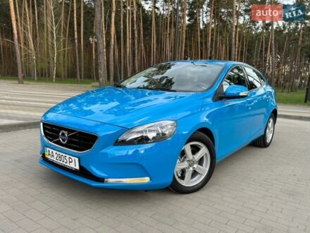 Синий Вольво В40, объемом двигателя 1.56 л и пробегом 45 тыс. км за 13800 $, фото 1 на Automoto.ua
