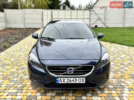 Синій Вольво V40, об'ємом двигуна 1.98 л та пробігом 277 тис. км за 12000 $, фото 1 на Automoto.ua