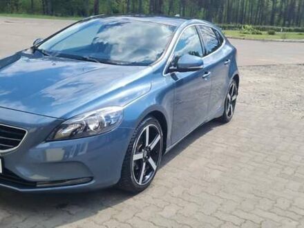 Вольво V40 2013 у Маневичах на Automoto.ua Синій Вольво V40, об'ємом двигуна 1.56 л та пробігом 310 тис. км за 11800 $, фото 1 на Automoto.ua