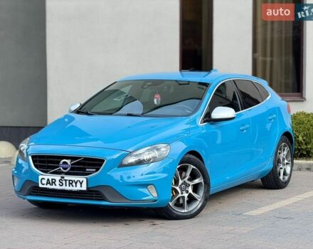 Синій Вольво V40, об'ємом двигуна 2 л та пробігом 289 тис. км за 9500 $, фото 1 на Automoto.ua