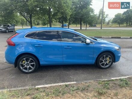 Вольво В40 2014 в Запорожье на Automoto.ua Синий Вольво В40, объемом двигателя 1.97 л и пробегом 257 тыс. км за 12000 $, фото 1 на Automoto.ua