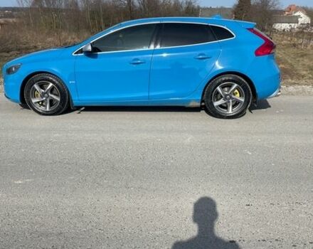 Синій Вольво V40, об'ємом двигуна 1.97 л та пробігом 280 тис. км за 11000 $, фото 1 на Automoto.ua