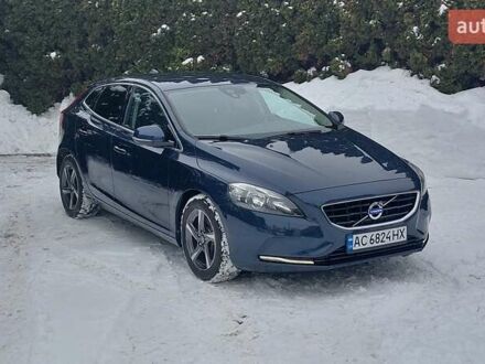 Синий Вольво В40, объемом двигателя 1.97 л и пробегом 320 тыс. км за 11350 $, фото 1 на Automoto.ua