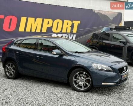 Синий Вольво В40, объемом двигателя 1.97 л и пробегом 248 тыс. км за 11999 $, фото 1 на Automoto.ua