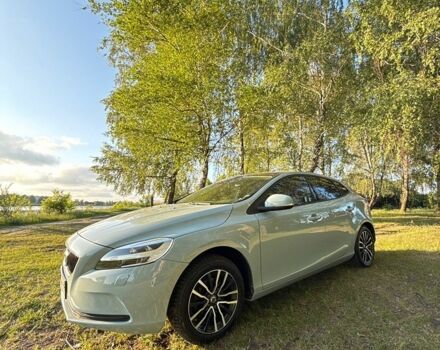 Синій Вольво V40, об'ємом двигуна 2 л та пробігом 300 тис. км за 13900 $, фото 1 на Automoto.ua