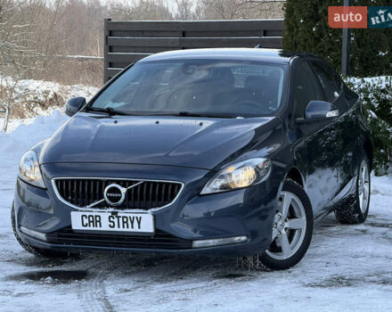 Синий Вольво В40, объемом двигателя 2 л и пробегом 272 тыс. км за 12700 $, фото 1 на Automoto.ua