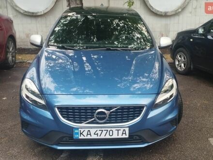 Синий Вольво В40, объемом двигателя 1.97 л и пробегом 294 тыс. км за 13700 $, фото 1 на Automoto.ua